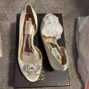 Badgley mischka- brand new in box.